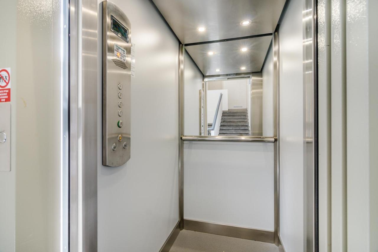 Apartamento Prague Days - Premium Loft W Terrace - View - Netflix - Ac Exterior foto