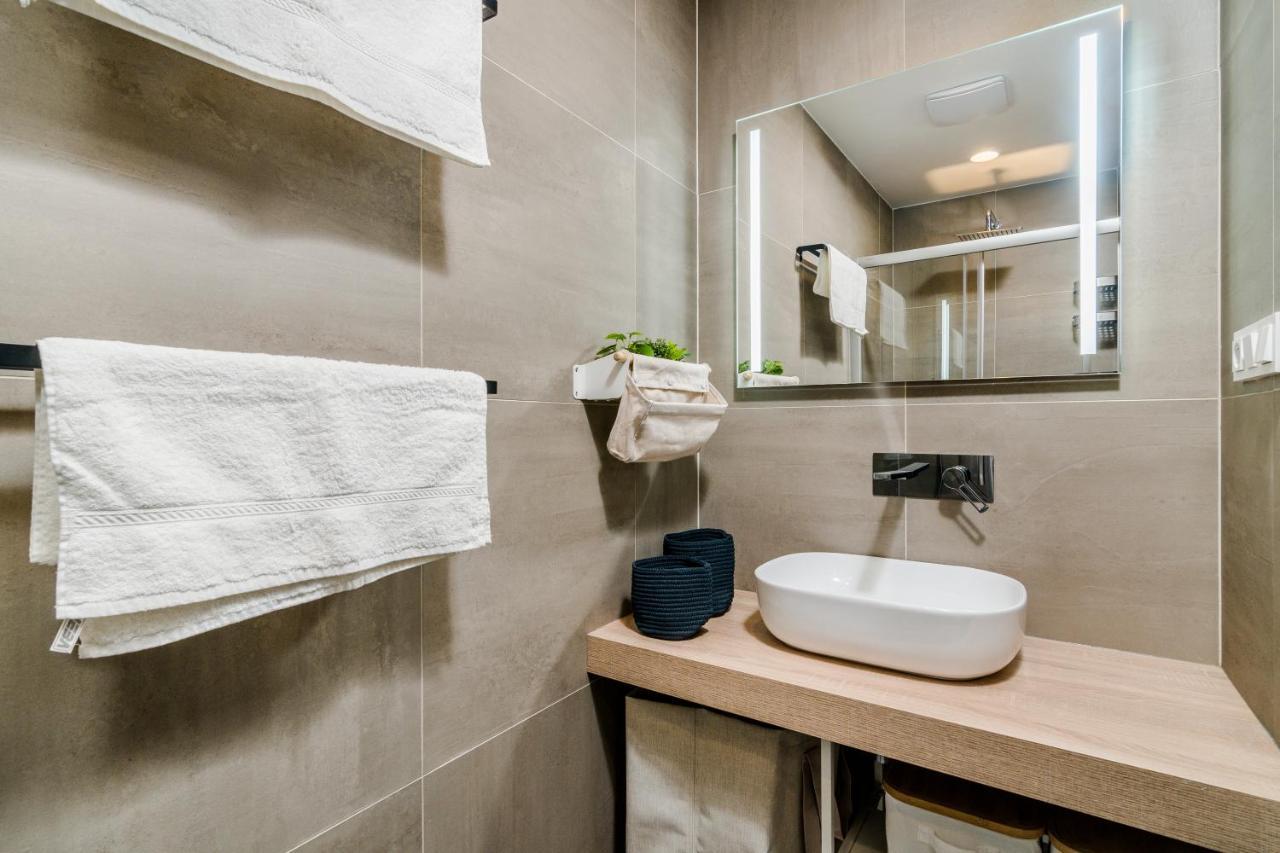 Apartamento Prague Days - Premium Loft W Terrace - View - Netflix - Ac Exterior foto